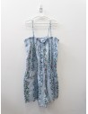enterizo celeste con flores azules