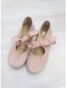zapatos rosados con cinta de amarrar