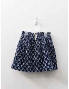 falda azul gamuza con flores azules