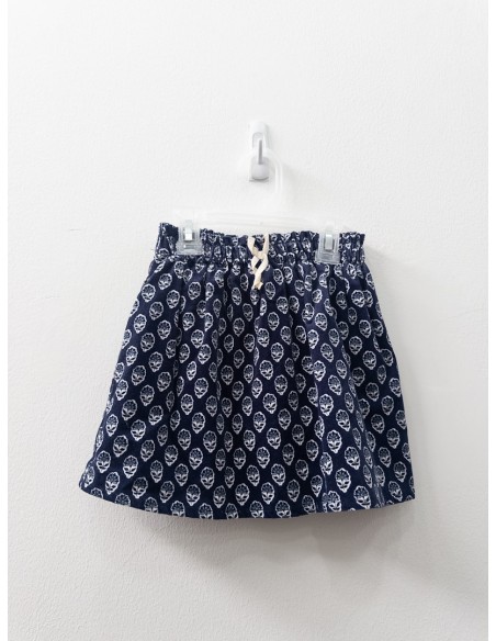 falda azul gamuza con flores azules