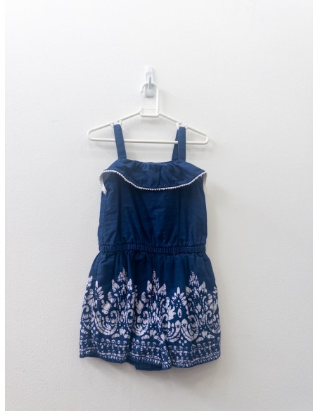 romper azul con flores blancas
