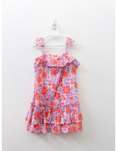 vestido lila con flores rojas