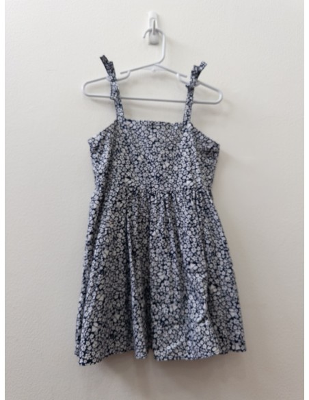 vestido azul con florcitas blancas