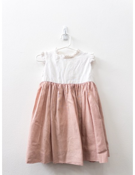 vestido falda rosada y pecho blanco