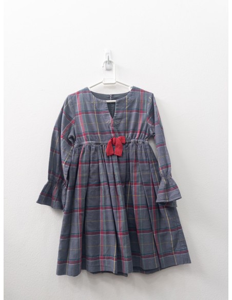 vestido gris cuadros rojos amarillos