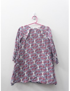 vestido beige con flores rosadas