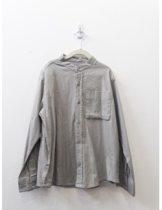 camisa gris