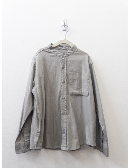 camisa gris