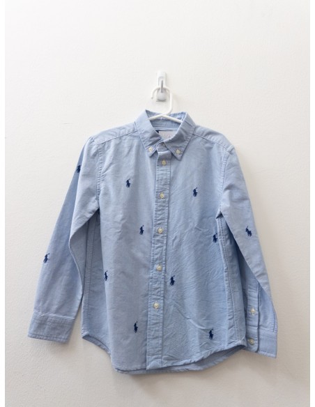 camisa celeste con logo azul