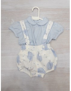 set enterizo blanco con ovejas celestes y rop rayas celestes, corre pequeno