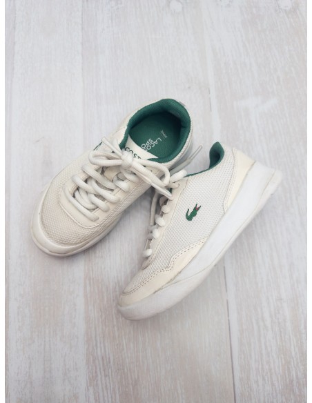 sneakers blancos con verde