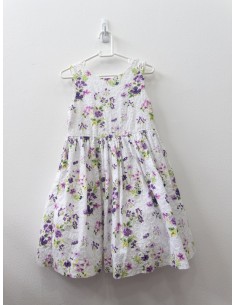 vestido blanco con flores moradas