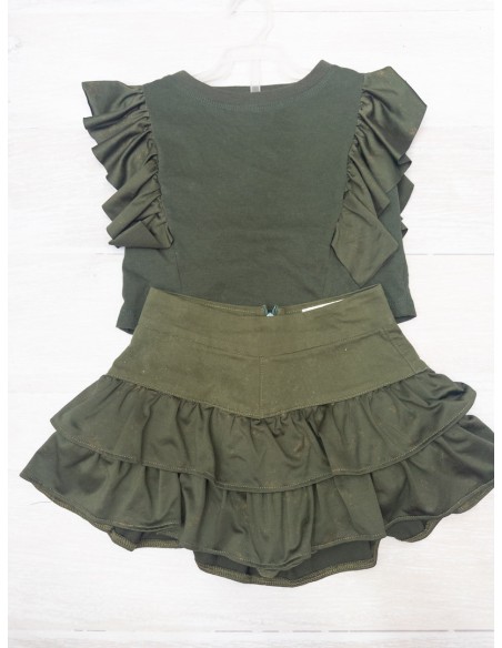 set falda verde 5t (corre pequena) y top 3t