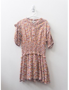 vestido blanco con flores mostaza y concho de vino