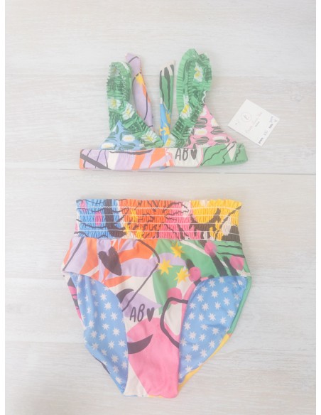 bikini cintura alta con dibujos de colores y celeste con estrellas