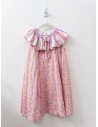 vestido rosado con flores blancas