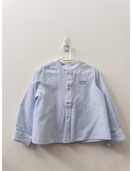 camisa celestes con logo azul