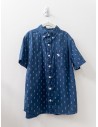 camisa manga corta azul con diseno blanco