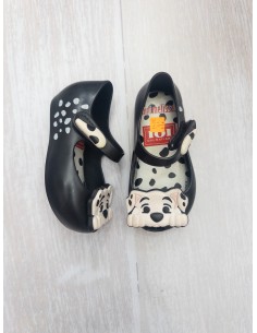 zapatos negros de los dalmatas