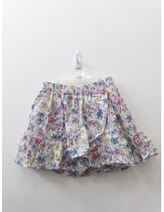 falda blanca con flores