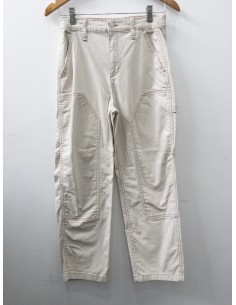 jean beige con bolsillos