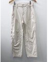 jean beige con bolsillos
