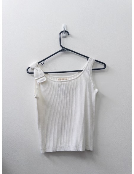 top blanco tiras