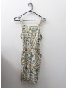 vestido beige con hojas verdes