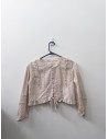 camiseta manga larga beige con detalles bordados