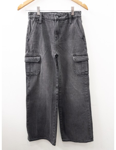 jean negro estilo cargo