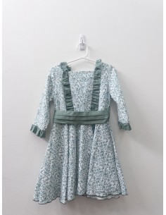 vestido blanco con flores verdes y fajin
