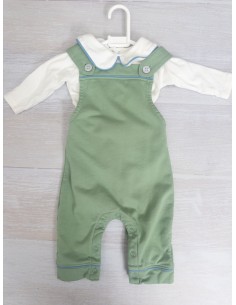set top blanco y enterizo verde, con detalles azules