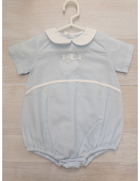enterizo celeste con cuello y cinta pecho blanca