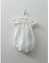 enterizo blanco con bordado beige en pecho