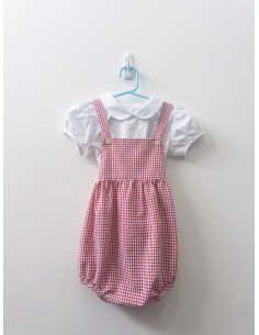 set romper cuadros rojos y blancos y top blanco