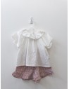 set short cuadros rojos y top blanco