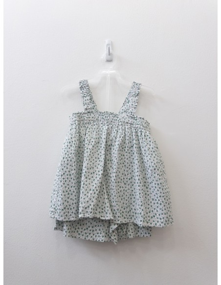 set top blanco flores verdes con short