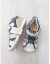 zapatillas blancas con azul