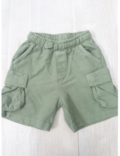 short cargo verde militar