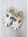 sandalias blancas