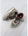 sneakers verde con gris y comcho de vino