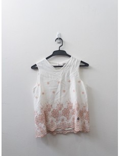set falda y blusa de lino con detalles de flores rosadas