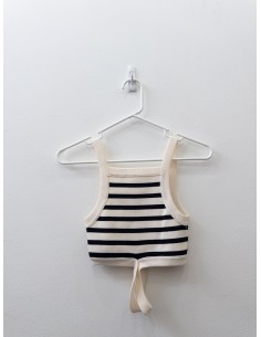 top blanco con negro