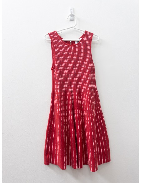 vestido rojo de punto con puntitos blancos