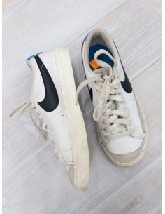 zapatos blancos con negro
