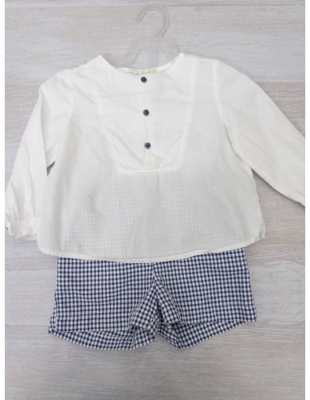 set camisa blanca y short de cuadros azules y banco
