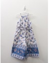 enterizo blanco con flores azules