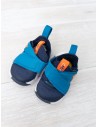 sneakers azules con turquesa