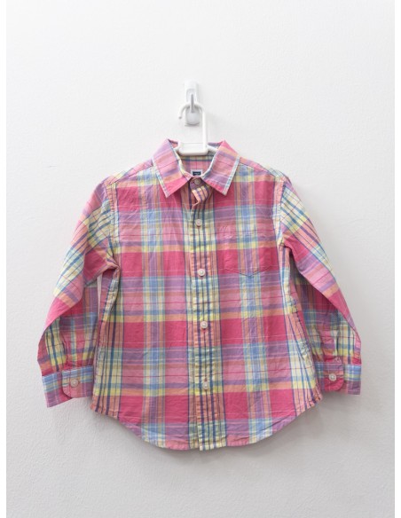 camisa fucsia con celeste amarillo y azul