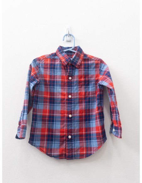 camisa cuadros rojos y azules